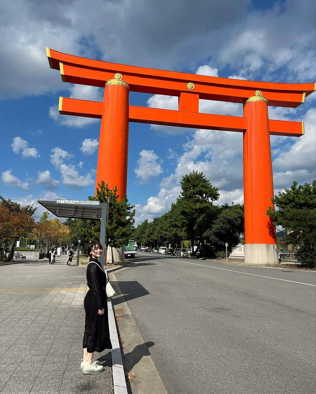 悠木ゆうかさんのインスタグラム写真 - (悠木ゆうかInstagram)「ママと京都へ⛩️  今回は用事があって行った京都だったけど 少し観光もできたしお参りもできた🐇🤍 今の時期の京都は気温もいいし気持ちよい☀️☀️☀️ たくさんだんじりも見れた🍂 秋祭りの時期だねえ。  ママは京都凄く詳しくて楽しかった🫶🏻🫶🏻  #岡崎神社 #比叡山延暦寺」10月18日 10時37分 - yuki_yuuka_6666