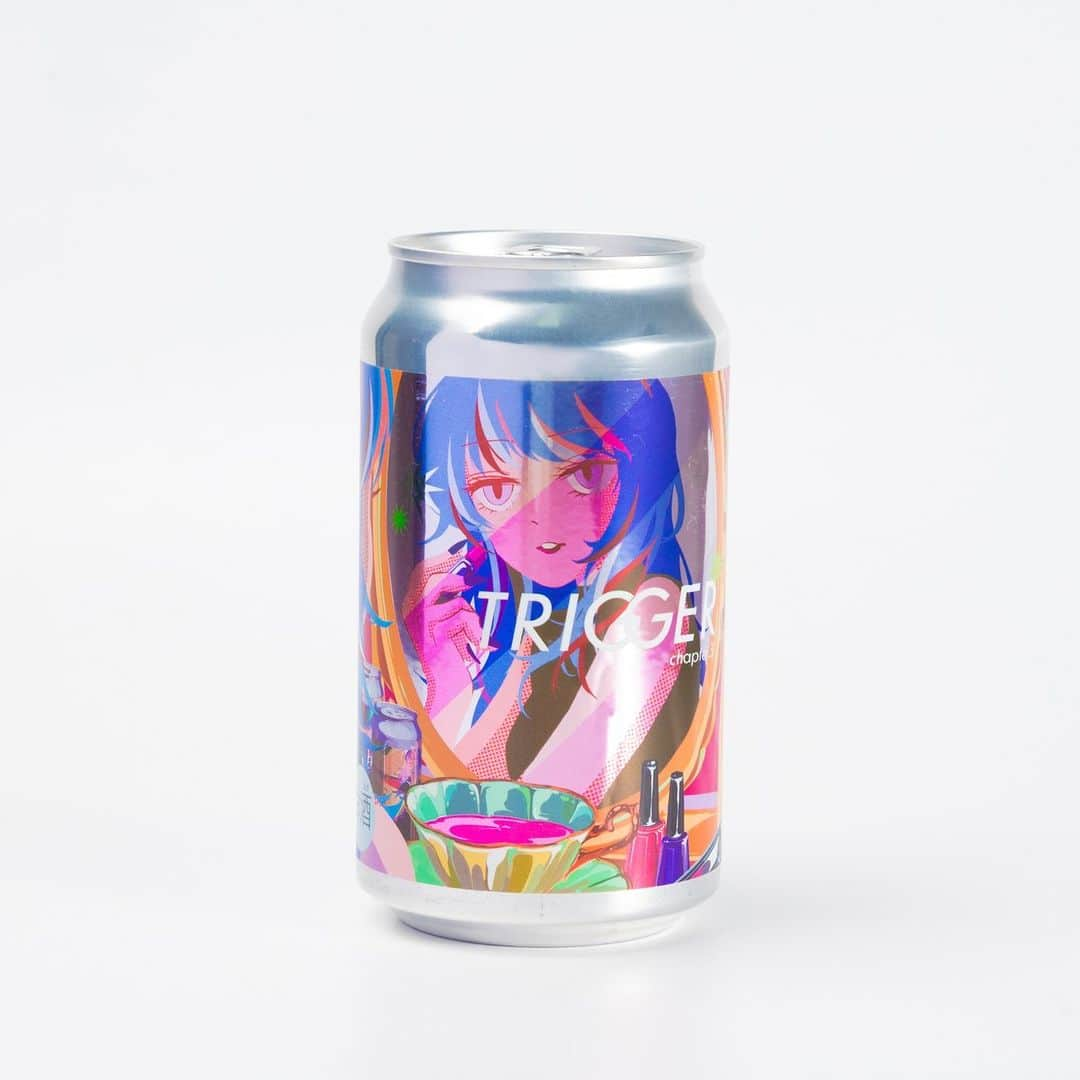 FAR YEAST BREWINGのインスタグラム：「＜王道West Coast IPA 第3弾はフレンチホップにフォーカス💄🪞＞  創業以来ベルジャンスタイルを得意としてきた我々が、大人気スタイルに正面から挑んだ王道West Coast IPA “Trigger”シリーズ。  Chapter.3は、ホップの産地とラベルをガラリと変えて登場〜🍻  今回もバッチリ進化してます！ 絶対飲んでね😘  ※要冷蔵ダヨ！※  --------------------------- ▼△▼Far Yeast TRIGGER Chapter.3▼△▼ ABV:6.0% IBU:45 Style: West Coast IPA Hop:Elixir, Barbe Rouge, Triskel  Tasting Note: 日本ではまだ供給量が少ないフレンチホップ3種Elixir（エリクサ）、Barbe rouge（バーブルージュ）、Triskel（トリスケル）を使用。”Trigger”シリーズならではのキレのある苦味、シトラス系のアロマフレーバーに、フレンチホップ由来のベリー、フローラル、スイートなアロマをプラスした、過去2作とはまたひと味違った仕上がりです。 ---------------------------  今回は主発酵のタイミングでホップを投入することで不快なオフフレーバーを抑制し、心地よいホップのアロマを高める「ディップホッピング製法」を採用。  あなたはこのアロマに心を奪われずにいられるか、、、🔫  [公式Web Storeで販売開始] 10月17日（火）12:00より350ml 缶の販売を開始いたします。 詳細はプロフィールリンクから！  [出荷開始日] 全国のビアバー、飲食店、酒販店へ向けては10月18日（水）、Web Storeでのご購入分は10月20日（金）より、順次出荷を開始いたします。  #faryeastbrewing #faryeast #fyb #craftbeer #japaneasrcraftbeer #westcoastipa #ipa #trigger #源流醸造所 #yamanashi #kosuge #kosugevillage」