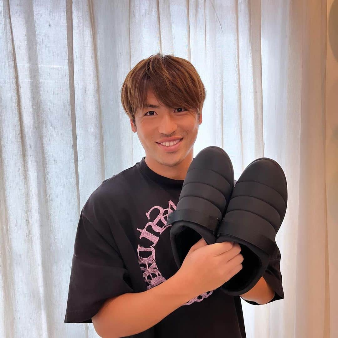 中村慶太さんのインスタグラム写真 - (中村慶太Instagram)「@tential さんから recovery sandal warmを提供していただきました！  もうすぐ寒くなるので普段履きで大活躍すること間違いないです！ 履き心地も抜群です😊  気になる方は投稿のタグから見てください🙌  #tential  #recovery #sandal  #テンシャル #リカバリーサンダル #pr #vファーレン長崎 #中村慶太」10月18日 10時47分 - nakakei20