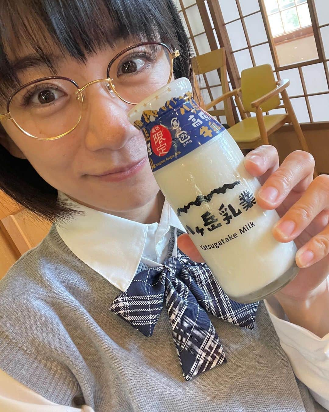 時東ぁみさんのインスタグラム写真 - (時東ぁみInstagram)「今更ながら疑問なんだけど、、、 ・ 給食の時に牛乳って合わなくない？w 栄養のためなんだろうけど、ご飯は水とかお茶とかがよかったな〜 飲むならおやつの時間設けて、牛乳に合う…焼き菓子とかと一緒に飲みたかったw ・ 給食いただけるだけ感謝ですね！！ わがまま言いました🙏🏻w ・ #時東ぁみ #疑問 #牛乳 #給食 #合わない #おやつ #おやつの時間 #学校 #制服 #わがまま #感謝  #思い出 #山梨 #おいしい学校 #バスツアー #撮影会 #誕生日 #バースデー #happybirthday #birthday #誕生日バスツアー #イベント  #時東ぁみ誕生日 #一日丸ごと時東ぁみ #時東ぁみはじめてのバスツアー」10月18日 11時00分 - amitokito