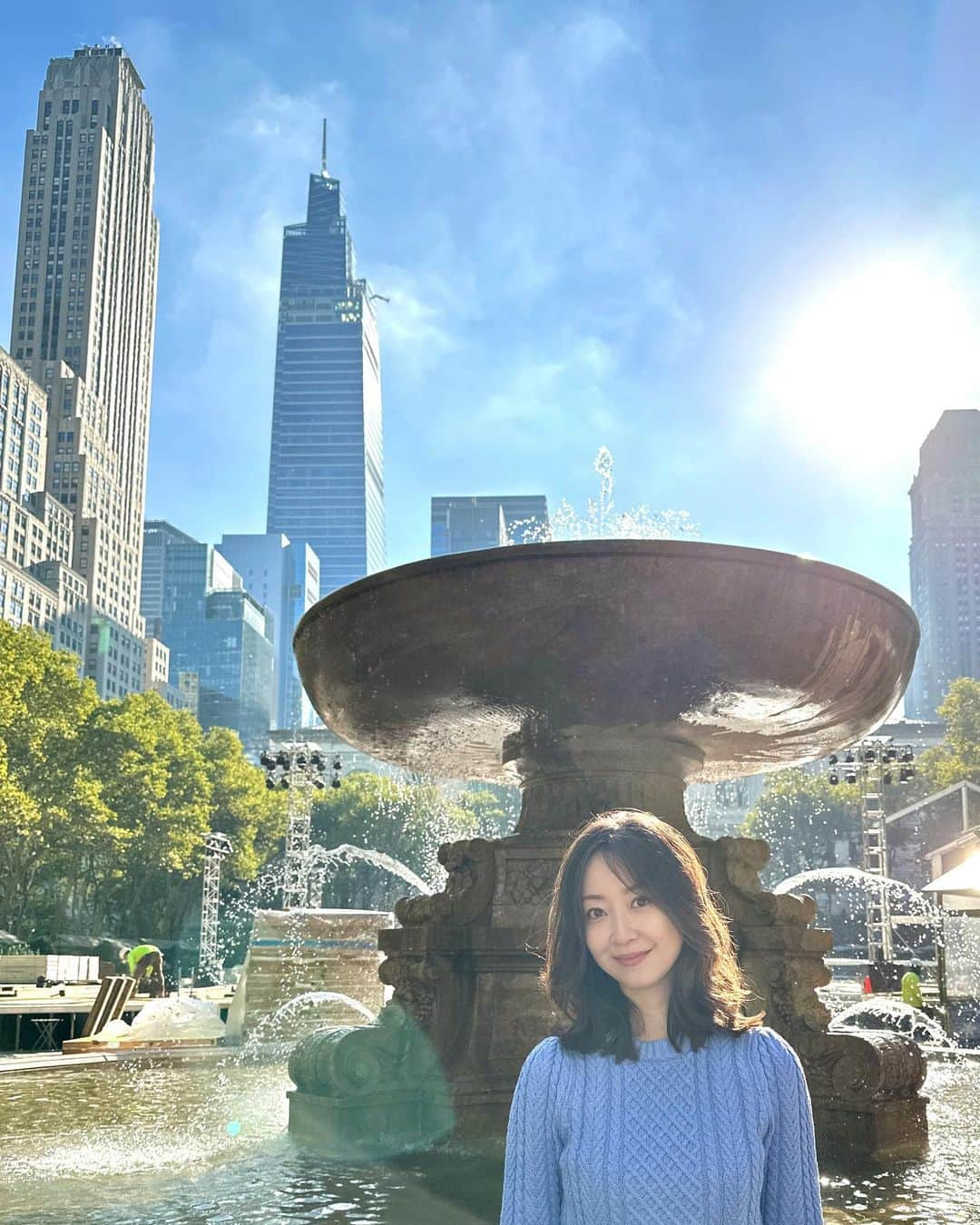 黒川智花のインスタグラム：「♡ BryantParkにて⛲️✨ 🌍 #黒川智花のNY珍道中 #智花inNY #nyc #NewYork #ニューヨーク生活 #BryantPark」