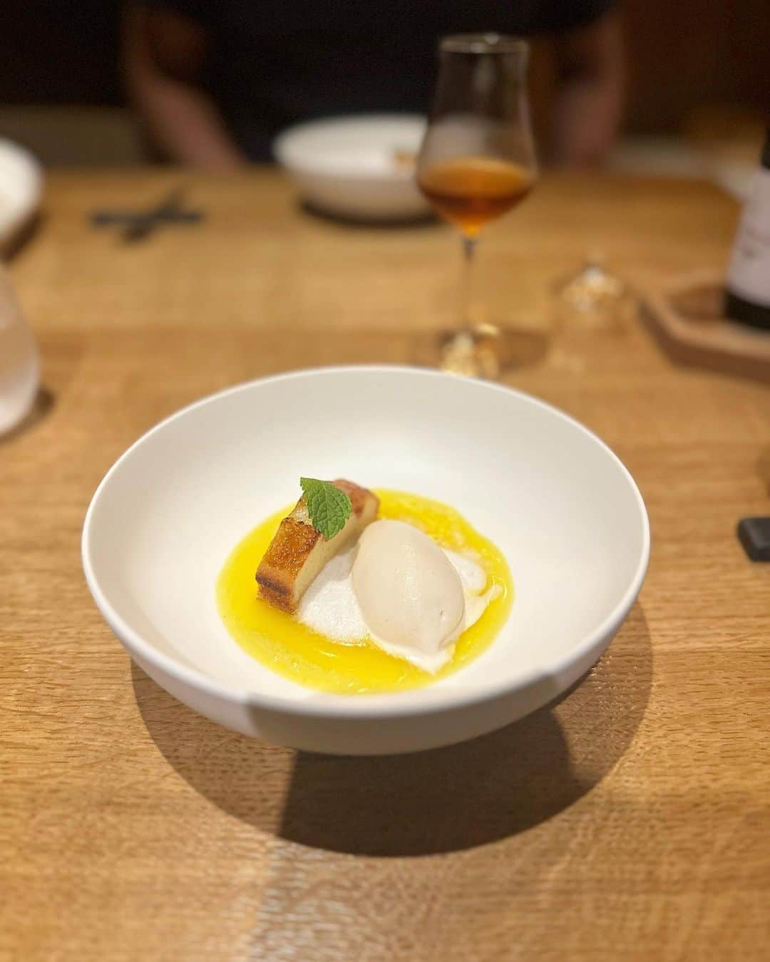 福本沙織さんのインスタグラム写真 - (福本沙織Instagram)「出産前に念願の  @restaurante_eman へ🍽️✨ ずっと行きたいと思ってたから 嬉しい🤩 とっても美味しかったし 店内の雰囲気もとても素敵でした☺️ 次回はぜひペアリングしたい🥹🍷  #清澄白河 #清澄白河グルメ #清澄白河ディナー #パエリア #スペイン料理 #モダンスパニッシュ #スパニッシュ #深川」10月18日 11時15分 - saoriiinu918