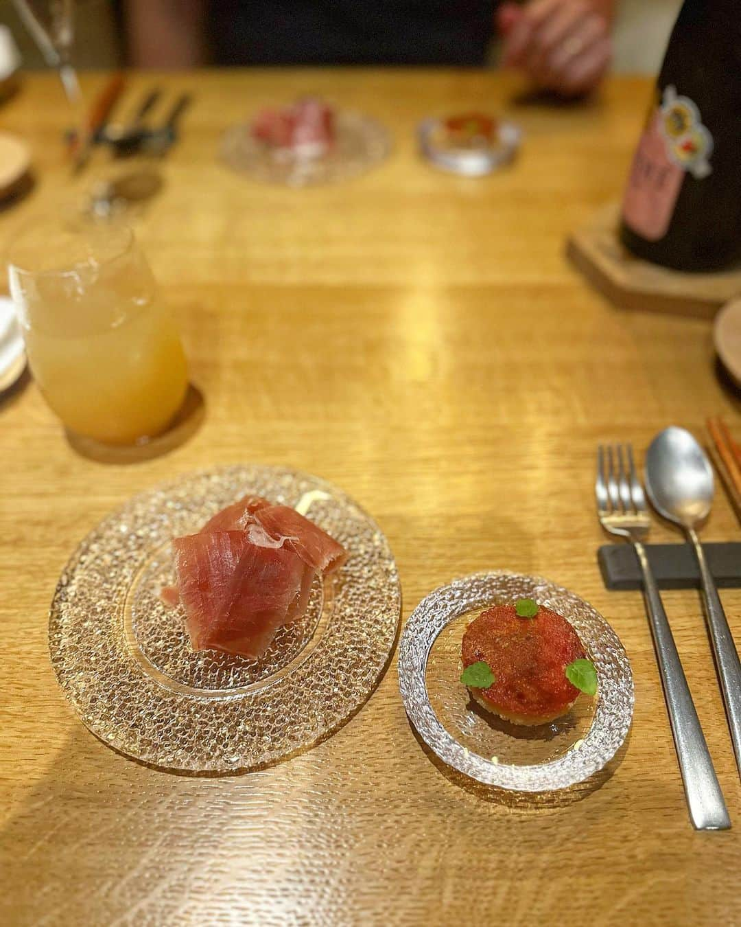 福本沙織さんのインスタグラム写真 - (福本沙織Instagram)「出産前に念願の  @restaurante_eman へ🍽️✨ ずっと行きたいと思ってたから 嬉しい🤩 とっても美味しかったし 店内の雰囲気もとても素敵でした☺️ 次回はぜひペアリングしたい🥹🍷  #清澄白河 #清澄白河グルメ #清澄白河ディナー #パエリア #スペイン料理 #モダンスパニッシュ #スパニッシュ #深川」10月18日 11時15分 - saoriiinu918