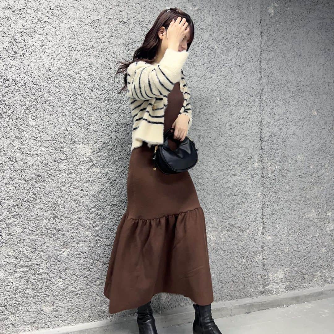 神戸レタス三宮店さんのインスタグラム写真 - (神戸レタス三宮店Instagram)「・  .   ネットでも店舗でも大人気の 【mikuさんコラボ】シャギーニットカーディガン🧶 肌触りも良く1枚で華やかな印象にしてくれる 高見えカーディガンです🥹💕💕  ↓タグ付けできなかった品番↓ 👚🏷️C6781 👗🏷️E3301  ・ ・  ▶︎▶︎▶︎STAFF kanachi 162cm(梅田店) ・ ・  #kobelettuce#神戸レタス#プチプラコーデ#プチプラ#大人女子#おしゃれ女子 #coordinate#ootd#ootdfashion#コーデ#コーディネート#fashion#今日のコーデ#おしゃれさんと繋がりたい #秋服 #秋服コーデ #osaka#大阪#HEP_SHOPS#20代ファッション#シャギーニットカーディガン#ワンピースコーデ#リブニットワンピース#レタジョ#hep#aeonmall_toyokawa_topic」10月18日 11時52分 - kobe_lettuce_realshop