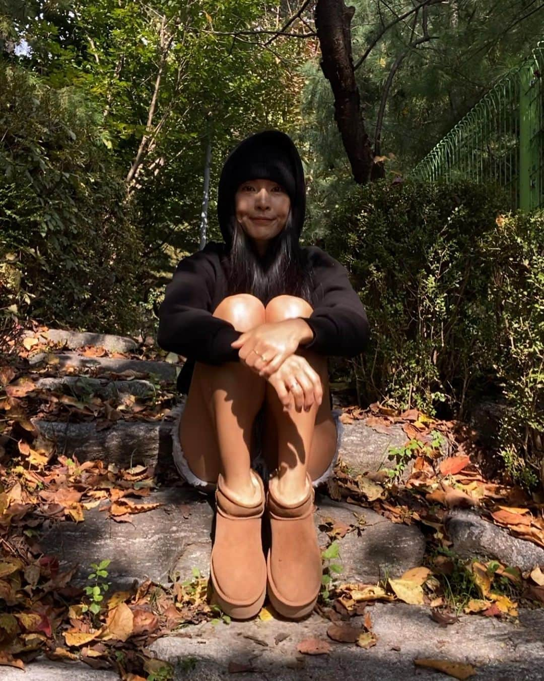 カヒ のインスタグラム：「날씨 정말 좋다 🍂🍁」