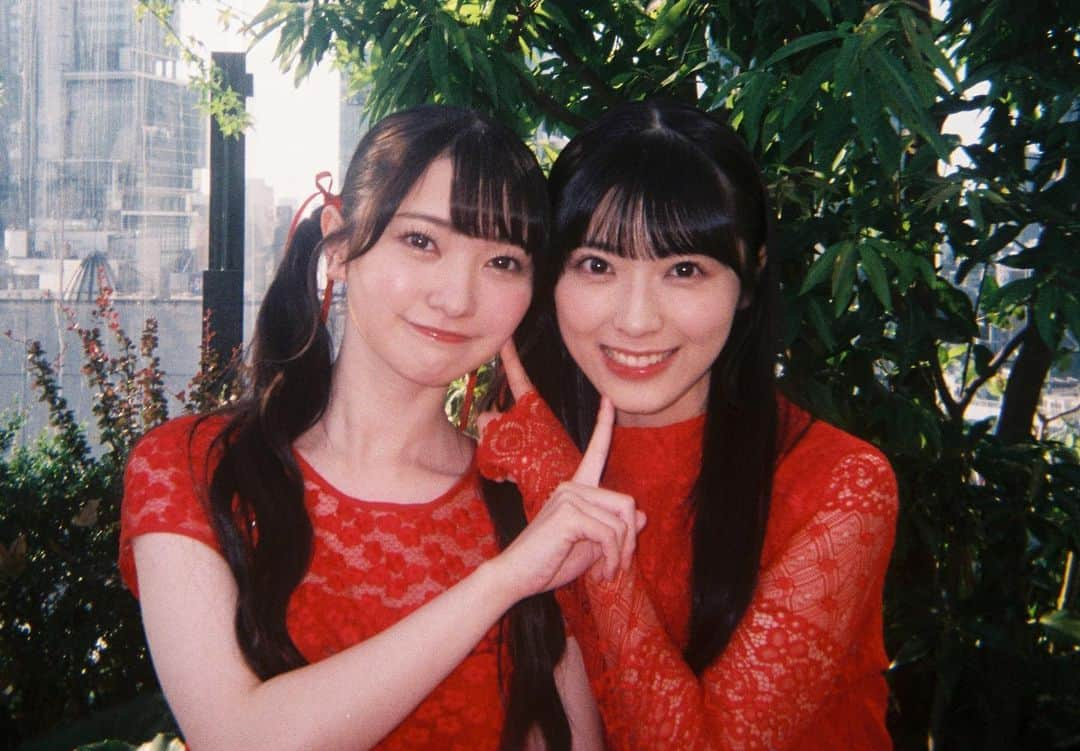 AKB48 Officialさんのインスタグラム写真 - (AKB48 OfficialInstagram)「. ⁡ ♥･*:.｡ ｡.:*･ﾟ♡･*:.｡ ｡.:*･ﾟ♥･*:.｡ ｡.:*･ﾟ ⁡ 　　　　　𝟐𝟎𝟐𝟑.𝟏𝟎.𝟐𝟎〜𝟏𝟎.𝟐𝟐   #AKB48武道館 コンサートまであと𝟤日➿❕ 今日はちょっぴりレア?な組み合わせの  ˚*.꒰ #アイドルなんかじゃなかったら ꒱.*˚  MV撮影オフショットを大公開🍿🎬 ⁡ MVにも #フィルム写真 が出てきますが .｡o(♡) みんなのお気に入りも教えてね✍🏻📖 ⁡  #AKB48 メンバー絶賛リハーサル頑張り中です!♡̆̈ みんなで一緒に盛り上がりましょう🔥❤️‍🔥 ⁡ ‎ ‎ ‎ܰ ‎ 𝗁𝗍𝗍𝗉𝗌://𝗅-𝗍𝗂𝗄𝖾.𝖼𝗈𝗆/𝖺𝗄𝖻𝟦𝟪 ܱ ⁡ ♥･*:.｡ ｡.:*･ﾟ♡･*:.｡ ｡.:*･ﾟ♥･*:.｡ ｡.:*･ﾟ」10月18日 12時00分 - akb48