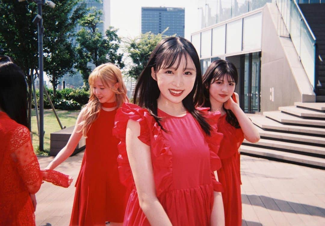 AKB48 Officialさんのインスタグラム写真 - (AKB48 OfficialInstagram)「. ⁡ ♥･*:.｡ ｡.:*･ﾟ♡･*:.｡ ｡.:*･ﾟ♥･*:.｡ ｡.:*･ﾟ ⁡ 　　　　　𝟐𝟎𝟐𝟑.𝟏𝟎.𝟐𝟎〜𝟏𝟎.𝟐𝟐   #AKB48武道館 コンサートまであと𝟤日➿❕ 今日はちょっぴりレア?な組み合わせの  ˚*.꒰ #アイドルなんかじゃなかったら ꒱.*˚  MV撮影オフショットを大公開🍿🎬 ⁡ MVにも #フィルム写真 が出てきますが .｡o(♡) みんなのお気に入りも教えてね✍🏻📖 ⁡  #AKB48 メンバー絶賛リハーサル頑張り中です!♡̆̈ みんなで一緒に盛り上がりましょう🔥❤️‍🔥 ⁡ ‎ ‎ ‎ܰ ‎ 𝗁𝗍𝗍𝗉𝗌://𝗅-𝗍𝗂𝗄𝖾.𝖼𝗈𝗆/𝖺𝗄𝖻𝟦𝟪 ܱ ⁡ ♥･*:.｡ ｡.:*･ﾟ♡･*:.｡ ｡.:*･ﾟ♥･*:.｡ ｡.:*･ﾟ」10月18日 12時00分 - akb48