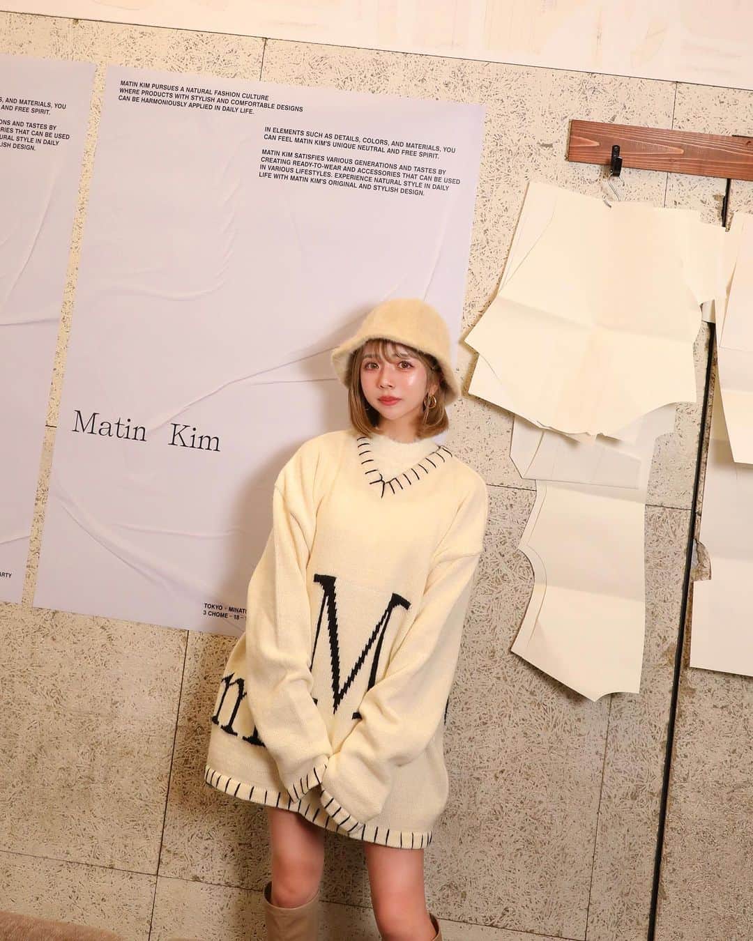 のインスタグラム：「⛓️📰🤍 . Matin Kimのシークレットレセプションに行ってきたよ♡ . 韓国に行った時もお店に見に行ってて イベントに行けて嬉しかった🥰🔗 . 今、大注目の韓国ブランドだよね🇰🇷 @matinkim_magazine  . カメラマンさんにイベントで 撮影していただいたお写真2枚も一緒に📷 . 日本初となるPOP UP STOREが 10/18(水)～10/29(日)の期間中 渋谷PARCO 3階にオープンするみたいだから 是非行ってみてね🥳🖤 . @pichu921 ちゃんお誘いありがとう🫶💕 . #matinkim #マーティンキム #レセプション #レセプションパーティー」