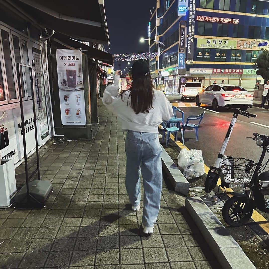 akipanda626のインスタグラム：「. そろそろ韓国投稿🇰🇷はじめまする すでに写真溜まりすぎてるのに ここから年末までまだまだ行事が目白押しすぎ😂 　 10月のソウルはいい気候で最高だった🥺 去年も行ったけどやっぱ韓国は秋冬に限る🫱🏻🤎 　 　 #韓国旅行 #韓国旅行記  #동대문」