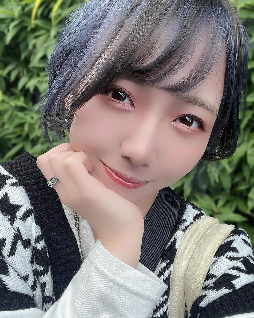 松井珠紗のインスタグラム：「青×黒が最強かわいいことに気付いてしまったよ❕」