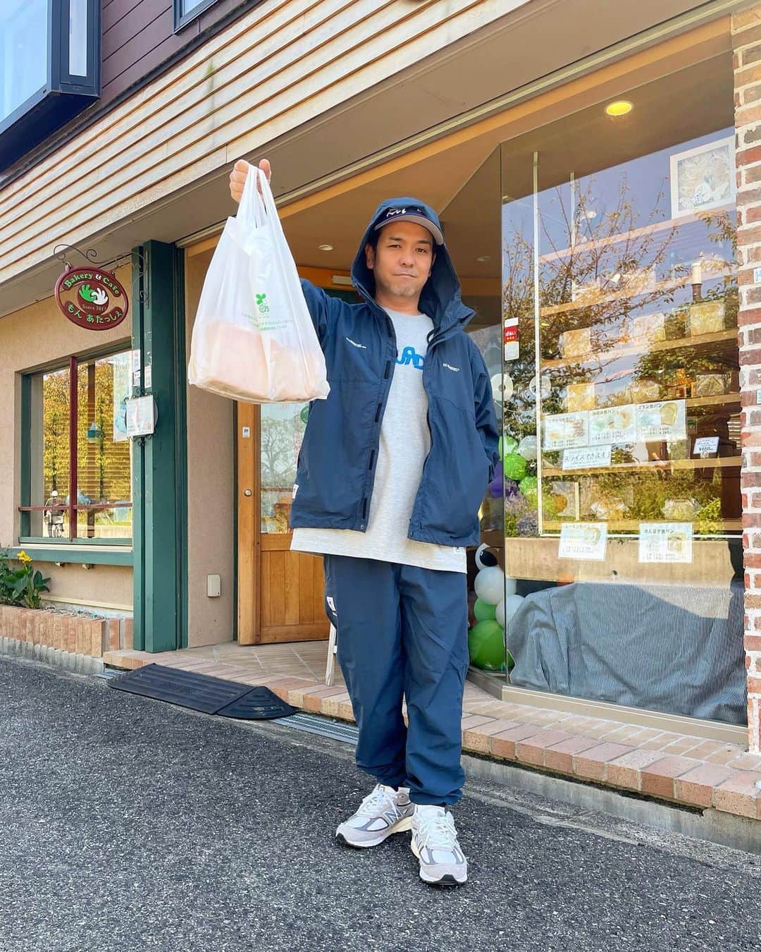 Juniorのインスタグラム：「美味しい食パン買いに来た🙏  #食パン」