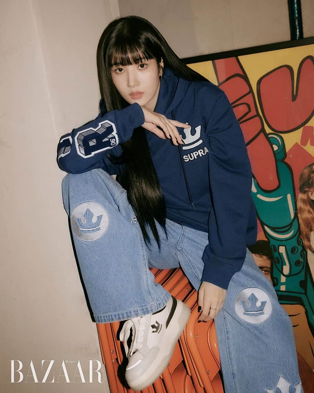 スープラのインスタグラム：「KWON EUNBI with SUPRA   Artist Kwon Eun-bi's dazzling street mood captured by Supra. Discover the private party styling she suggests via the link in bio.  Editor Kim Youngseo Photographer LESS Styling Jung Dajung Hair Makeup Lee Boram」