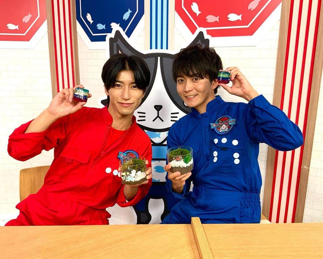 牧田習のインスタグラム：「テレビ神奈川「猫のひたいほどワイド」、本日もありがとうございました！  初めて真鶴町でのロケでした〜！  神奈川県全市町村ロケコンプリートまで残すは、綾瀬市・清川村・中井町の3市町村です！  頑張ります！  #猫ひた」