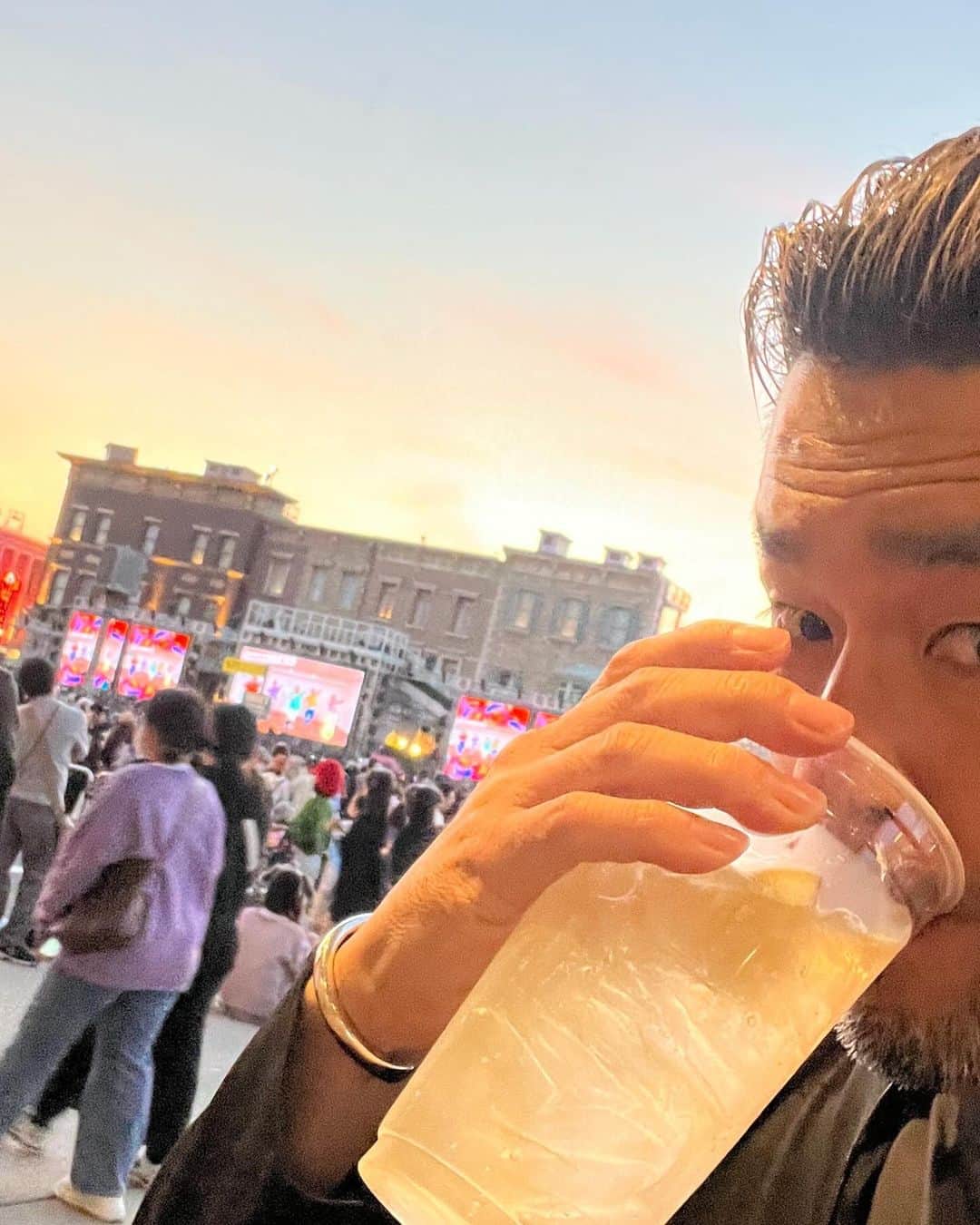 kougeishaのインスタグラム：「ユニバです。マジで晴れて一安心❤️」