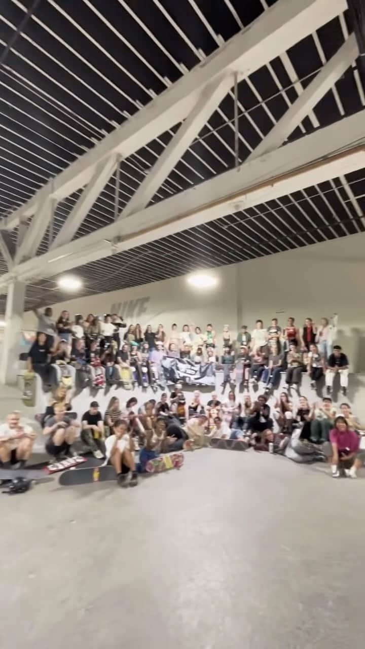 Nike Skateboardingのインスタグラム：「@skatelikeagirlsea and @skatelikeagirlpdx got together to put some pushes, stomps, and flicks on @leo_baker’s new signature @nikesb shoe at the SB warehouse in Portland, Oregon.  The crew then revealed the kicks to a full crowd at a @skatelikeagirlpdx W/T Session, celebrating Leo’s milestone, and even hooking up a few lucky people with their own pair.  Hit the link in our bio to see more from the session.  📹🎬 @nickpelster 🎶 “Gutterball” by @sunspotsnw」