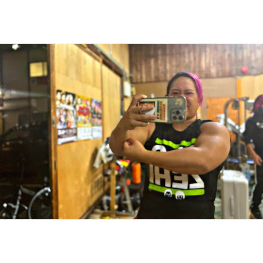 橋本千紘のインスタグラム：「明日から5連戦💪✨ ⁡ ぎゅん。 ⁡ #SENJO #仙女 #ぎゅん #KAIBUTSU  #センダイガールズプロレスリング #sendaigirlspro  #女子プロレス #プロレス #prowrestling #prowrestler #筋肉女子  #道場 #training #muscle #musclegirl」