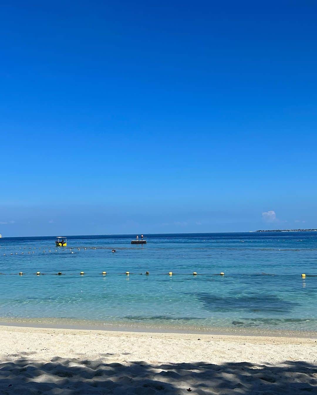 Liaさんのインスタグラム写真 - (LiaInstagram)「やっぱり海が好き❤️🏝️😍 #Cebu #vacation」10月19日 0時01分 - lia_vocalist
