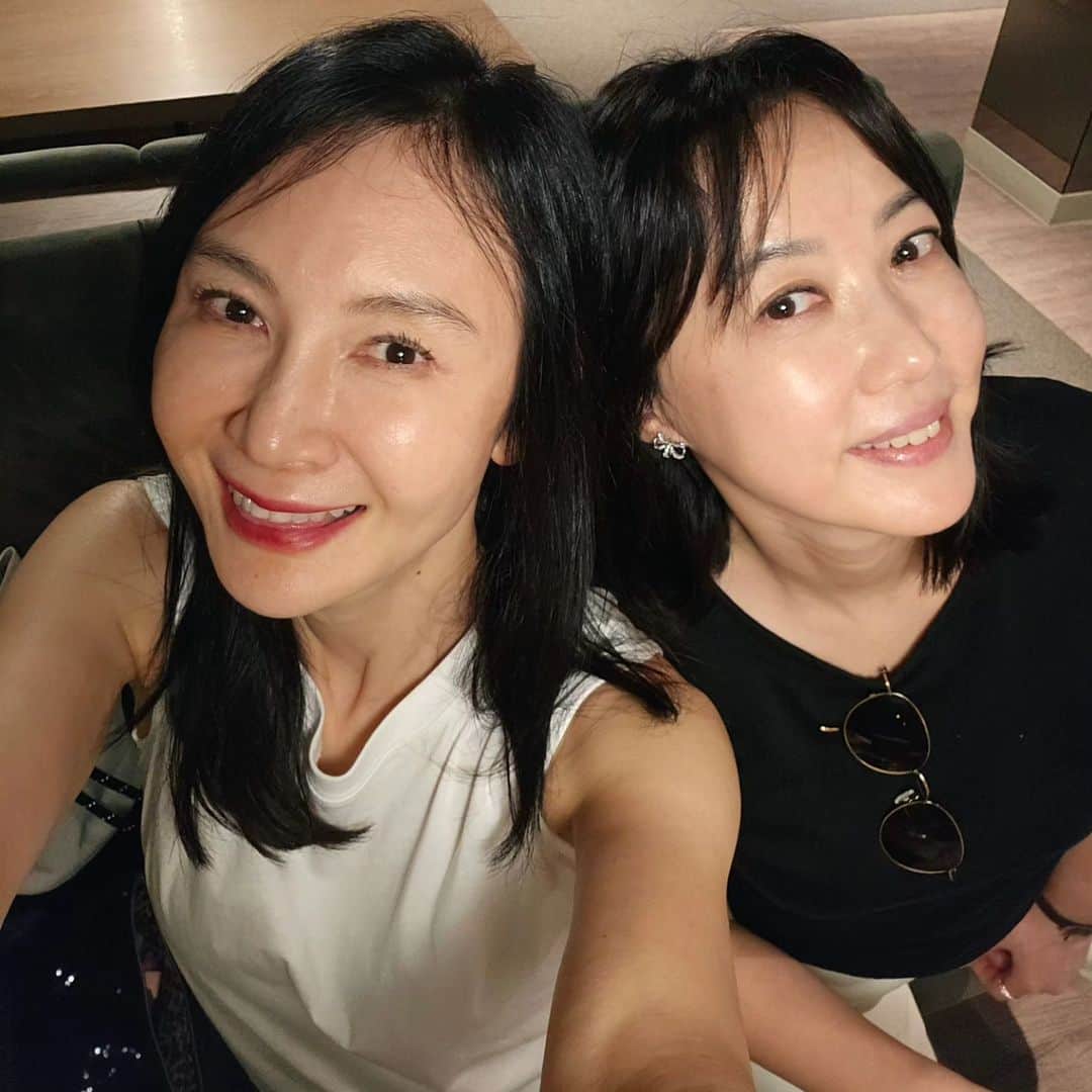 チェ・シラのインスタグラム：「오만년만에 영주랑🤍  #melt」