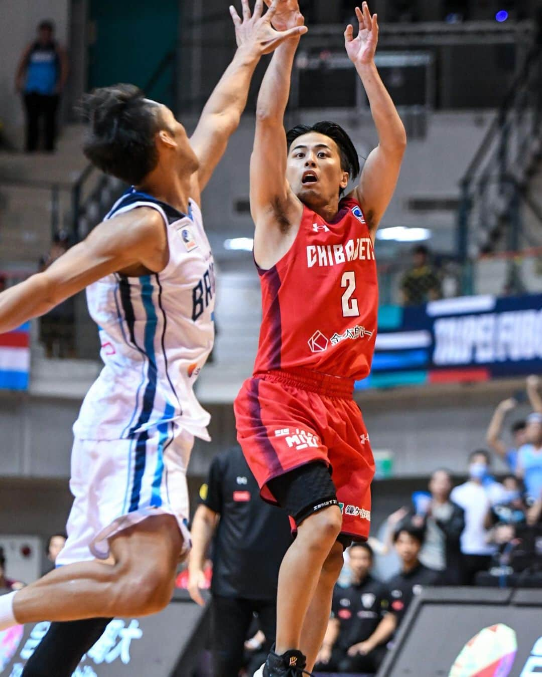 千葉ジェッツさんのインスタグラム写真 - (千葉ジェッツInstagram)「試合風景|ω･)📸  EASL2023-24 vs.台北富邦ブレーブス  🏀試合終了🏀 千葉J 85-82 台北  #EASL  #台北富邦ブレーブス #オーバータイム #逆転勝利 #富樫劇場 #chibajets #Bリーグ #千葉ジェッツ #バスケ #basketball #portrait  #photograph #ジェッツ写真部 #レンズ越しの世界 #応炎 #ありがとうございました」10月19日 0時20分 - chibajets_official