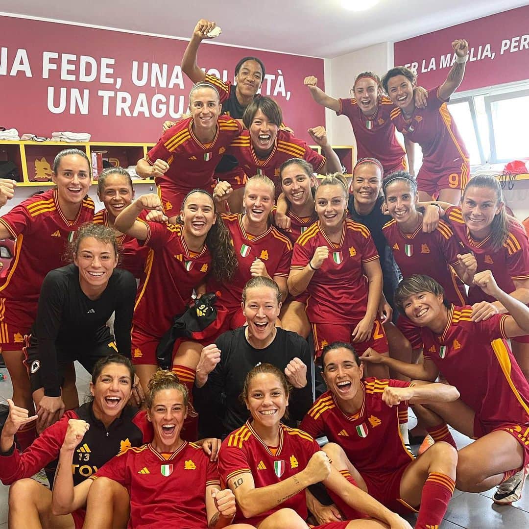 熊谷紗希のインスタグラム：「Champions Ligue group stage here we come🔥👊🏻 @wchampionsleague @asromawomen  チャンピオンズリーグの予選を突破し、グループステージへの進出を決めました🤩🙌🏻 また次に向けていい準備を💪🏻 Daje Roma💛❤️ #感謝#team」