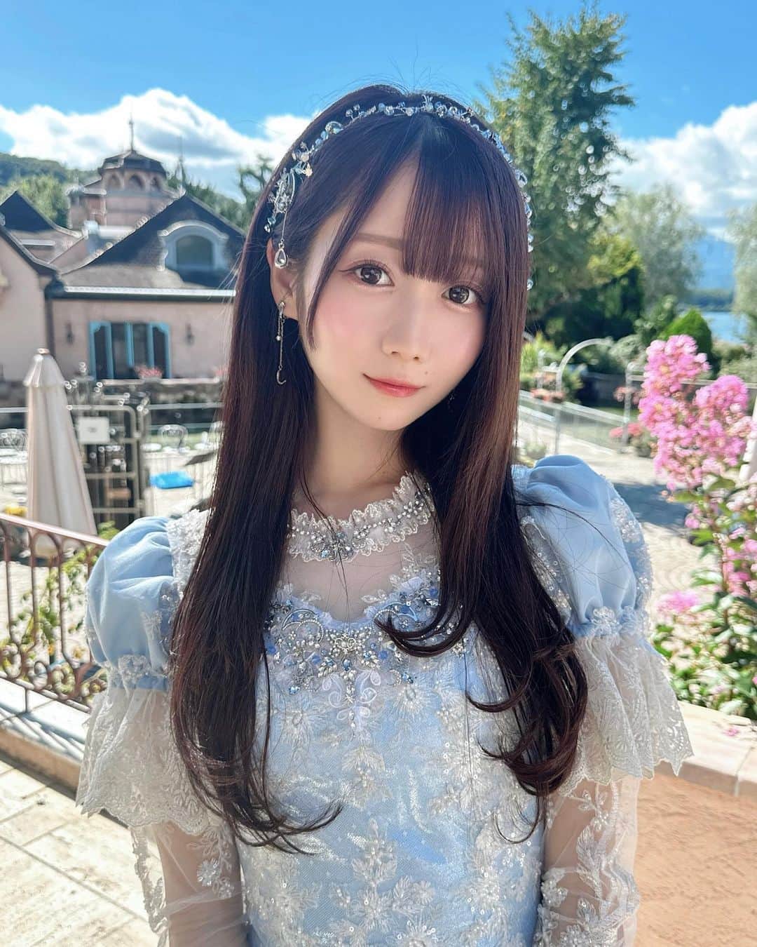 大谷映美里のインスタグラム：「=LOVE 15thシングル 「 ラストノートしか知らない 」 MVが公開されました❄️ 𓏲 ˒˒  聴くたびに香りが漂ってくるような 切なく、胸がぎゅっとなる曲です。 衣装も繊細で綺麗で可愛いので注目してみてね💎 是非 沢山聴いて下さい𓂃 𓈒𓏸  新たなイコラブもよろしくお願いします♡ 夜分遅くになってしまいました🫨 コンサート2日目もよろしくお願いします！」