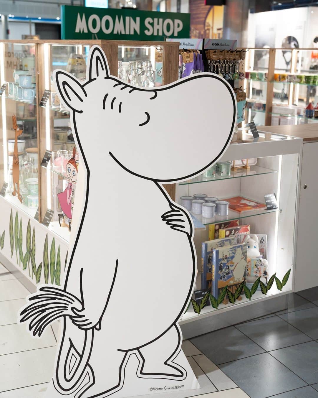 ムーミンさんのインスタグラム写真 - (ムーミンInstagram)「Cześć Polsko! 👋🇵🇱  A long-awaited Moomin Shop has opened in Krakow! Stop by and explore beautiful Moomin products and perhaps take a trip down memory lane… ❤️  Where should the next pop-up open? 🤔  Tag along the adventure, and make sure to follow @moominpoland for more! 😎 #moominshop」10月19日 0時55分 - moominofficial