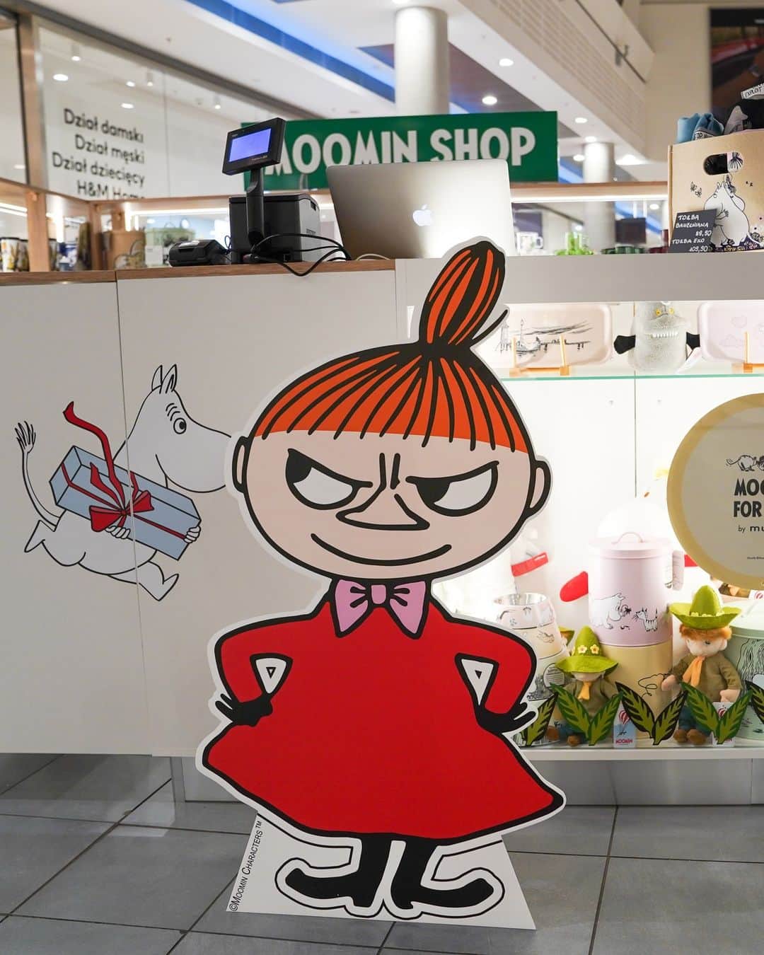 ムーミンさんのインスタグラム写真 - (ムーミンInstagram)「Cześć Polsko! 👋🇵🇱  A long-awaited Moomin Shop has opened in Krakow! Stop by and explore beautiful Moomin products and perhaps take a trip down memory lane… ❤️  Where should the next pop-up open? 🤔  Tag along the adventure, and make sure to follow @moominpoland for more! 😎 #moominshop」10月19日 0時55分 - moominofficial