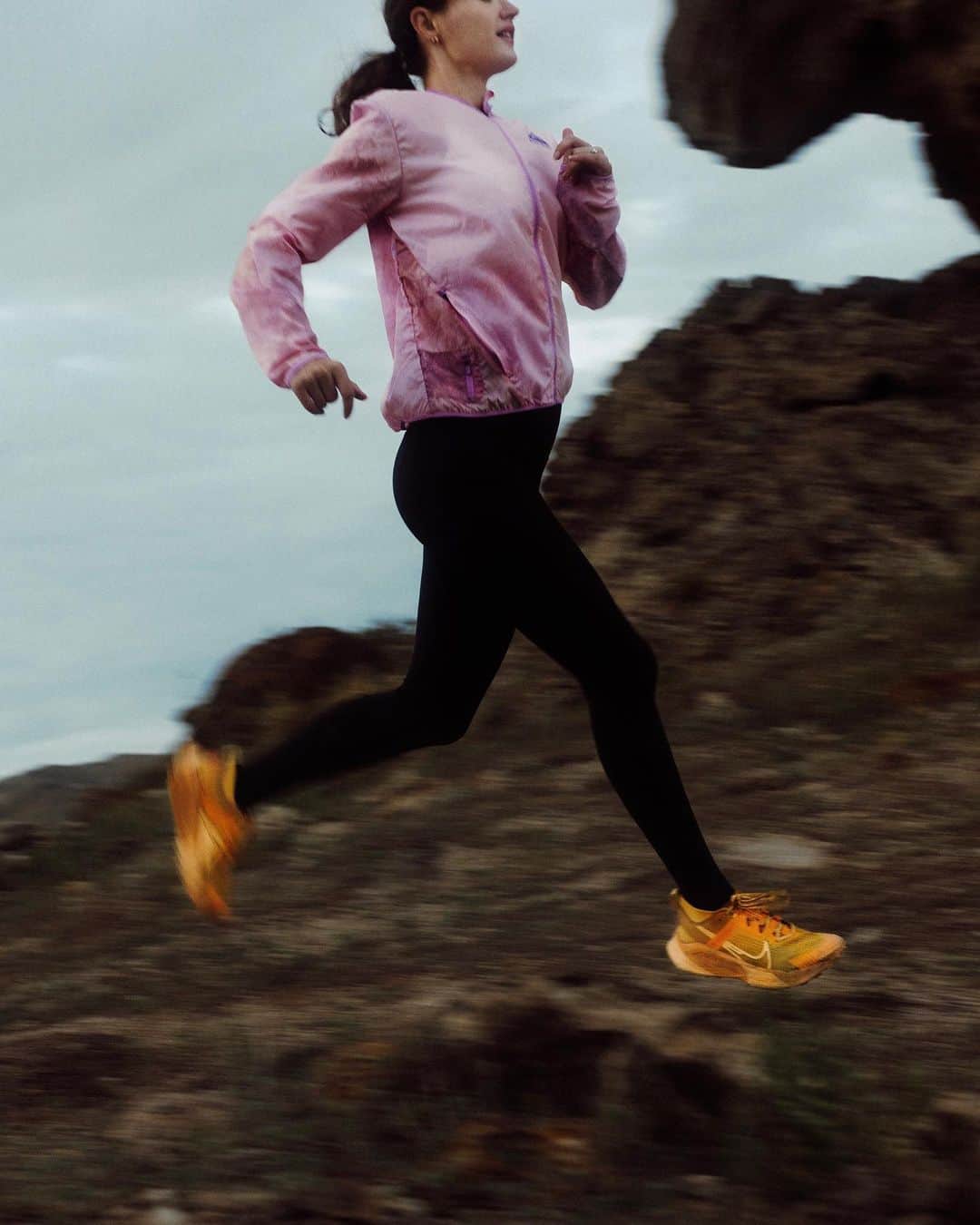 The Run Dept.さんのインスタグラム写真 - (The Run Dept.Instagram)「Women of the Wasatch is a Utah-based women's trail running group working to get more women into trail running. @campjewel is the Director of Operations and has helped grow the group to 700+ members.   “As a long distance runner, it's important to me to have a shoe that I'm comfortable and confident in to help reduce injury. My current favorite is the Nike Zegama—it is the perfect blend of comfort and grip for varied terrain.”  Have you tried the Zegama? 👀   📸: @mlauchert」10月19日 1時00分 - nikerunning