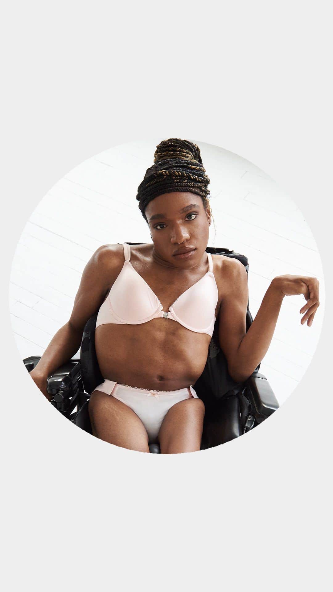 ヴィクトリアズ・シークレットのインスタグラム：「@aaron___philip stuns in this new VS Adaptive Body by Victoria Bra and Panty set. Not only are these pieces chic, but they also get the GAMUT Seal of Approval™.   Shop VS & PINK Adaptive at the link in our bio.   Reel description: Model Aaron Rose Philip talks about the new VS Adaptive styles from Body by Victoria. A demonstration of the magnetic closures and front strap adjustors is shown.」