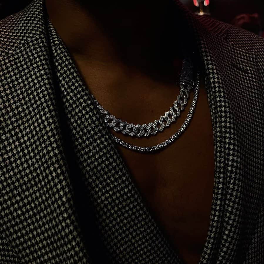 のインスタグラム：「🧊 💎 🥶   #cubanchain  #tennischain」