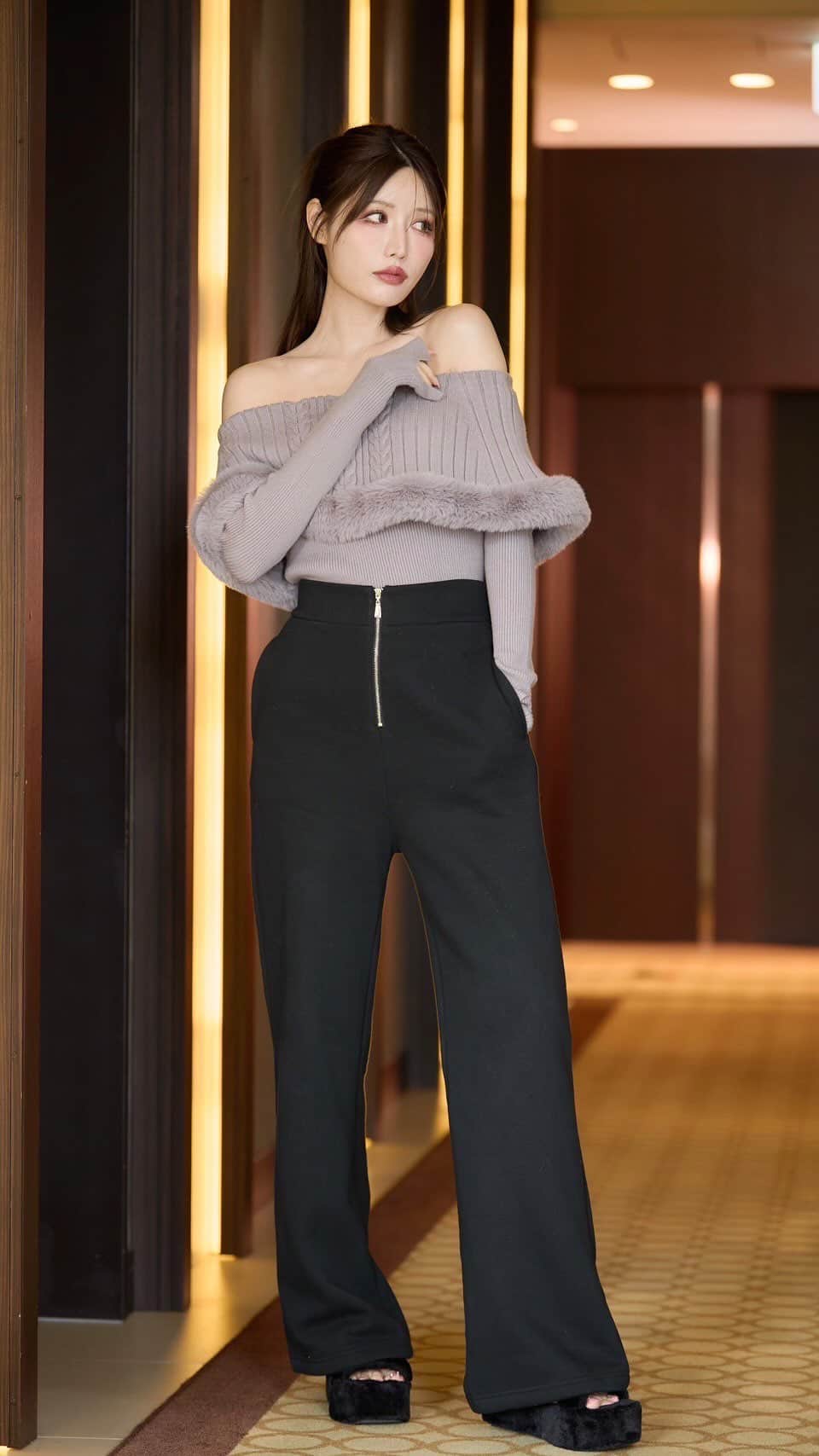 Radyのインスタグラム：「. 本日発売✨✨ワイドパンツ🤍 これ履かないと絶対後悔っ🥹‼︎ ウエスト超絶フィットで細見えで ゆったりシルエットで下半身はカバー🫶🏻 実は裏起毛で超あったかいから 冬はこれしか履けないかも🤭♡ . #Rady #レディ #武藤静香 #スタイル盛れ #ワイドパンツ #デートコーデ #デート服 #AW #秋冬コーデ #秋服 #お出かけコーデ #垢抜けコーデ #上品コーデ #裏起毛」