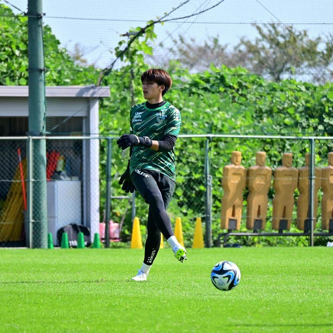 東京ヴェルディさんのインスタグラム写真 - (東京ヴェルディInstagram)「Training Session !!! Let’s get ready !!!  Next Home Match !!! 🗓️10/22（日）14:00 K.O 🆚ジェフユナイテッド千葉 🏟️味の素スタジアム  #tokyo #verdy #tokyoverdy」10月18日 16時43分 - tokyo_verdy