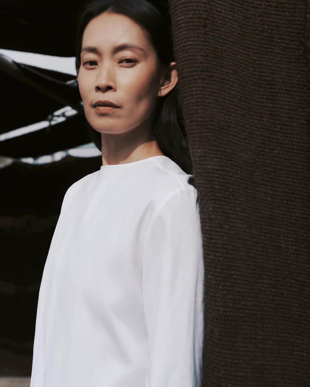 日登美さんのインスタグラム写真 - (日登美Instagram)「White and Black 🤍🖤@editionofficial   #china #fashion #modeling #fw #collection #japanesemodel #edition」10月18日 16時54分 - hitomihigashi_b