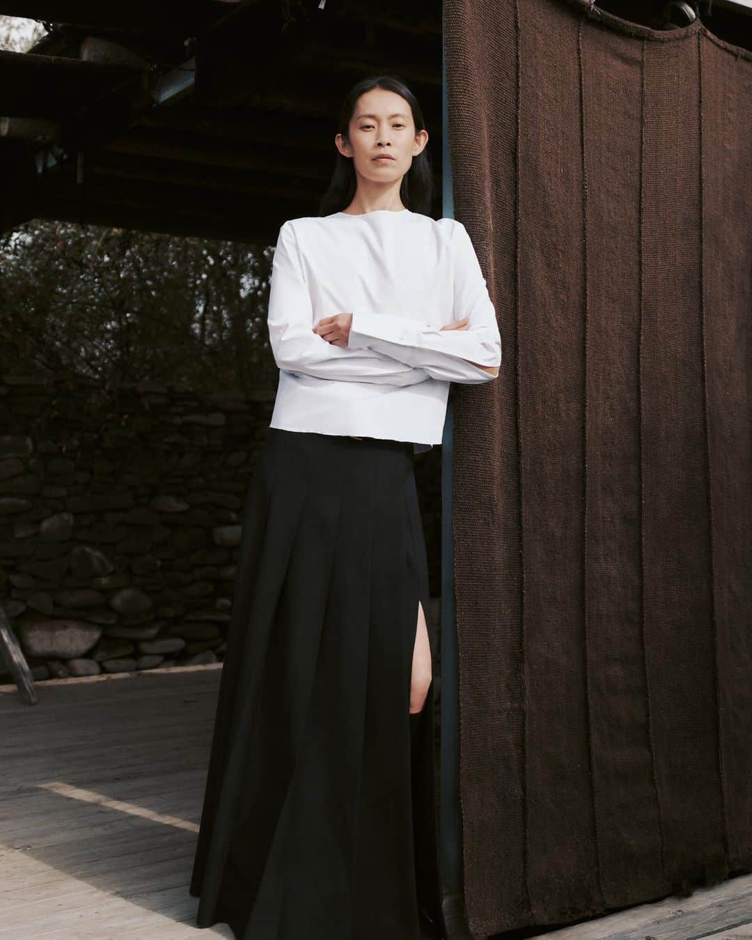 日登美のインスタグラム：「White and Black 🤍🖤@editionofficial   #china #fashion #modeling #fw #collection #japanesemodel #edition」