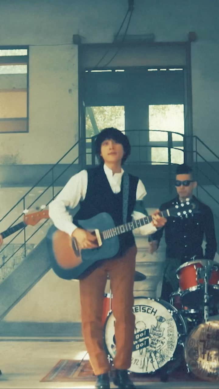 go!go!vanillasのインスタグラム：「10th ANNIVERSARY GIFT ALBUM「DREAMS」 リリースまであと7日！ 2021年「LIFE IS BEAUTIFUL」Music Video  #gogovanillas #バニラズ #DREAMS #LIFEISBEAUTIFUL」