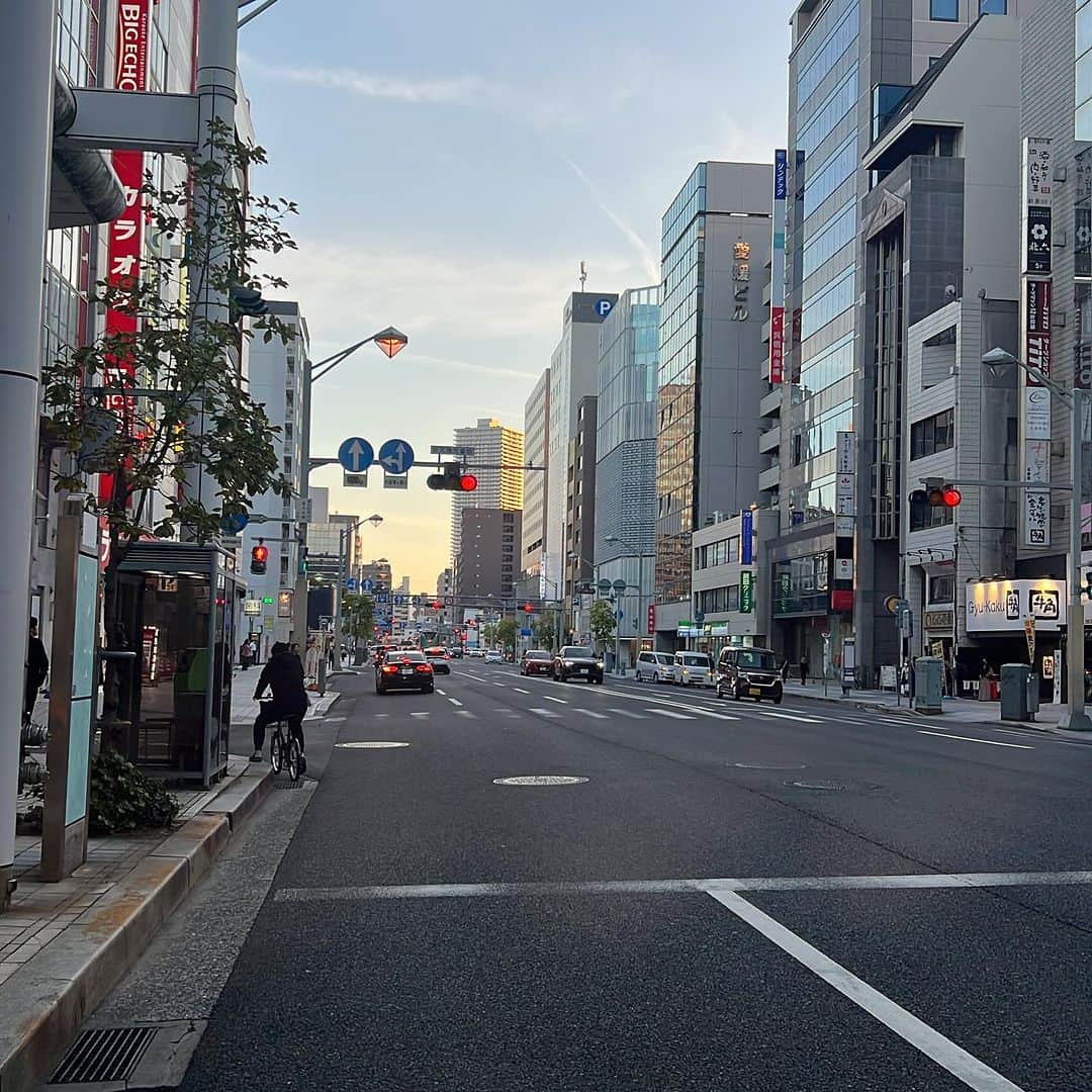 江口祐司のインスタグラム：「今日は早めに街中来た❣️何しよ？  Elesにももちろんいますので皆さま後ほど〜」