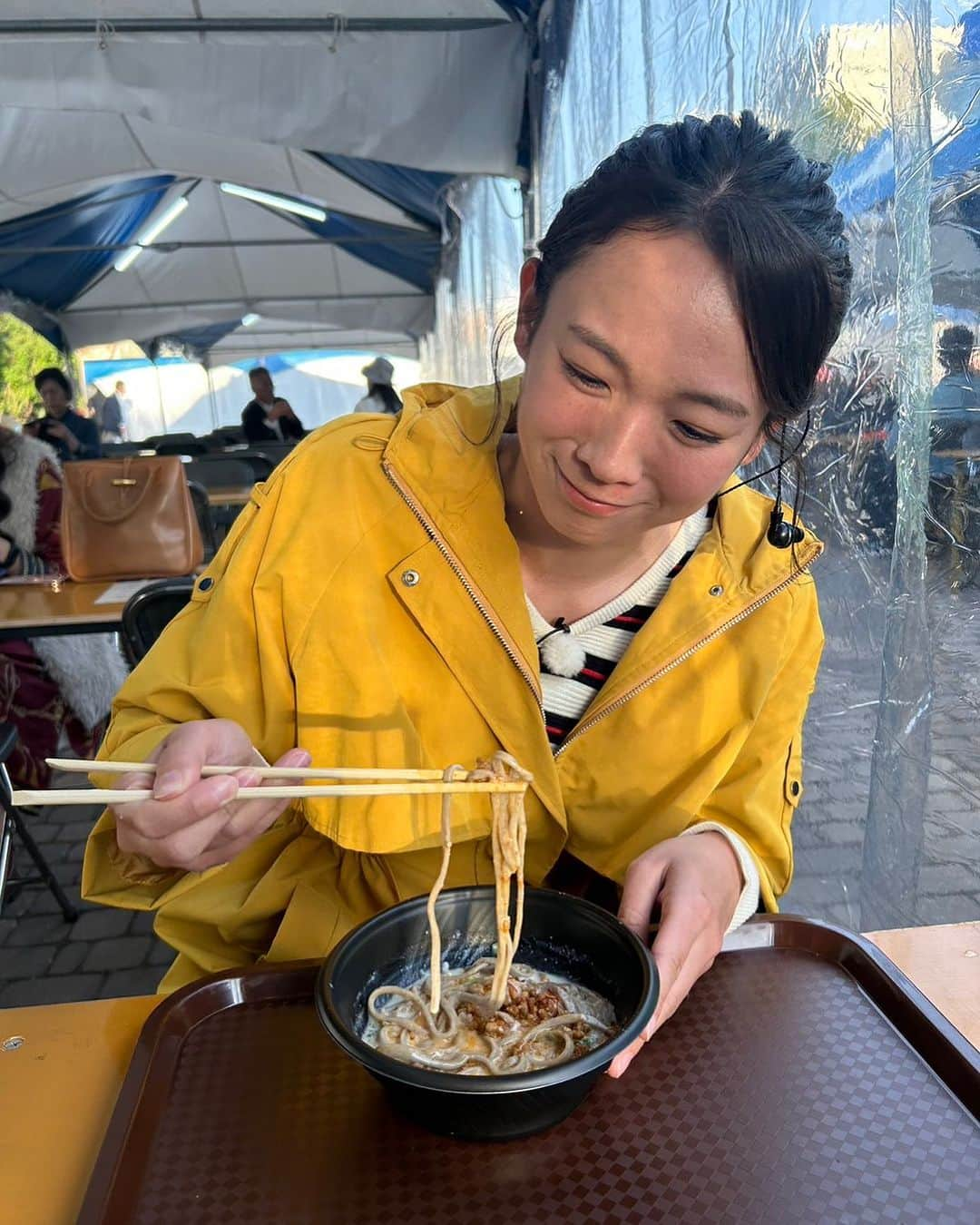 北海道放送「今日ドキッ!」さんのインスタグラム写真 - (北海道放送「今日ドキッ!」Instagram)「. 今日の#今日ドキッ は…  【そばフェスから中継！！】  道内各地の新そばを一度に楽しめるという、 そば好きには見逃せないイベント 「北海道 そばフェス2023」が今日から開催‼️  #金城茉里奈 アナが大通公園から生中継します🎤」10月18日 17時14分 - hbc_kyodoki