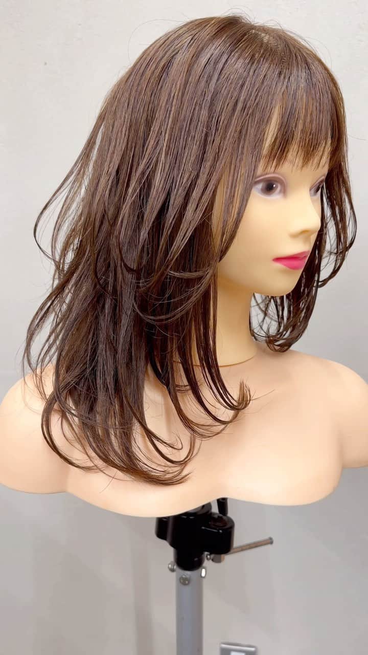 鶴谷和俊のインスタグラム：「ハイレイヤーカット✂︎  High layer cut 하이레이어 컷 高层剪 قصة طبقات عالية Corte en capas altas  ▪️使用ハサミ @joewell_global @joewell_japan  ニューコバルト NC-5 カーブ笹刃 SDB-R  #レイヤーカット #カット #ヘアカット #ヘアスタイル #髪型 #ทรงผม #ตัดผม #頭髮款式 #剪頭髮 #hair  #hairstyle #hairstyles #hairstyleideas #hairstylest #hairstyle #pelocorto #머리스타일 #머리스타일 #긴머리레이어드컷  #긴머리레이어드펌  #레이어드컷  #레이어드펌  #c컬  #여자머리  #여신머리  #하움 #허그컷  #허그펌」