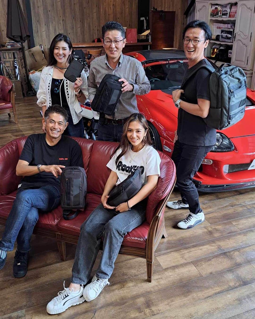 織戸学のインスタグラム：「FREEマガジン  Booyah  もう創刊されて長い事経ちます。  本日は ノイ・インテレッセ 様の商品と共に　 楽しい時間  @87uneme  @booyah_magazine  @neuinteresse_product  @neuinteresse_official  @maaya_orido_559  @ishiokakoji   @130ryokohama」