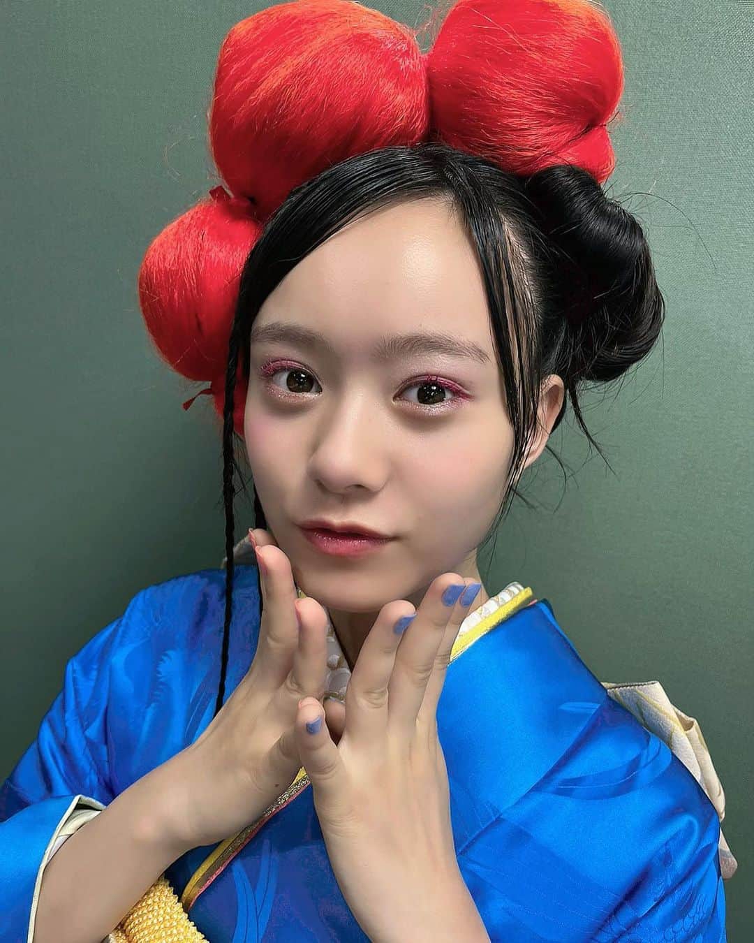 仲村悠菜のインスタグラム：「・・・ @kimono__kind さんの カタログモデルをさせていただきました。  たくさんの振袖や、初めての髪型に挑戦することができてとても楽しかったです♡  #着物　#kind さん　#カタログモデル　#私立恵比寿中学　#エビ中　#PR」