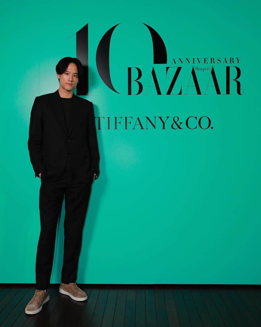大須賀崇のインスタグラム：「Harper's BAZAAR 10th ANNIVERSARY💎 ブラックランウェイを堂々と歩く自信に満ち溢れた女性の皆様が素敵でした。 10周年おめでとうございます✨  @harpersbazaarjapan  #harpersbazaar #harpersbazaarjapan」