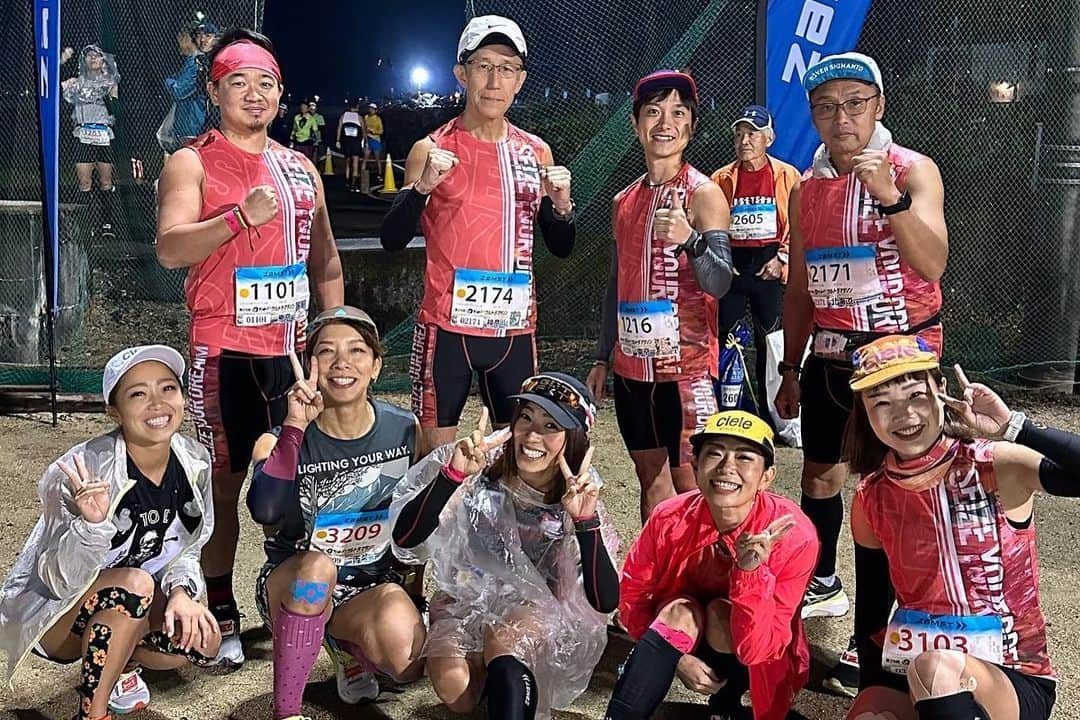 TOMOMIさんのインスタグラム写真 - (TOMOMIInstagram)「#四万十ウルトラマラソン 100km☀️🏃‍♀️ ⌚️8:30:22 (自己ベスト37分49秒更新🥹✨) 女子総合3位🥉  いくつになっても表彰式でお祝いしてもらえるのは嬉しいっ🥰🥰🥰✨  選手リスト見て超ハイレベルなレースにエントリーしてしまったと焦り倒してましたが😇😇😇  トップ選手たちの爆速のおかげで大幅に自己ベスト更新！✨  カラダはボロボロですが本当によかったです🥹❤️❤️❤️  たくさんの応援やメッセージ📣も本当にありがとうございました❤️  Special support🤝✨ 【#pointpay 】 超お得なポイントサイト🎉 このサイトを使えば 🉐尾藤朋美の応援グッズ10%オフで買えちゃいます！✨ @pointpay.official   【#SPOT 🛰️ #Globalstar 】 私たちの安全を確保してくれる衛星端末！✨ エベレストや電波がない世界でもこの子がいれば安心です☺️💕🌏✨ @spot_llc  【#ニンジンだもの 🥕 】 安心安全の超おいしいニンジンジュース🥹❤️✨ マタニティママさんも安心して飲めるジュースです☺️🥕 @ninjindamono_cypress   【#オレは摂取す】 5年前からひたすら愛用している 最高のエネルギー&リカバリージェル🍎🐟 @orehasesshusu   －－－－－－－－－－－－－－－－－－－－－－－－  今回レース出場のキッカケをくれたザムスト様！！！！ 本当にありがとうございました！✨ 高機能で最高パフォーマンスを発揮させてくれた神様カーフカバー最強でした✊🔥🔥🔥  @zamst.jp   そして四万十へのアクセスは #ジェットスターで高知 ！！ 私の愛用しまくっている ジェットスターで行ってきました🙋‍♀️❤️✨ 今回も安定の便利でコスパの良い空の旅になりました😆🧡 @jetstar_japan #ジェットスター ✈️ #ジェットスターアンバサダー  #athlete #running #marathon #trail #trailrunning #mountain #japan #runner  #四国 #高知 #四万十 #ウルトラマラソン #尾藤朋美  #日本代表 #アスリート #ランナー #トレイルランナー #マラソン #トレイルランニング」10月18日 18時04分 - tomomi_fitness