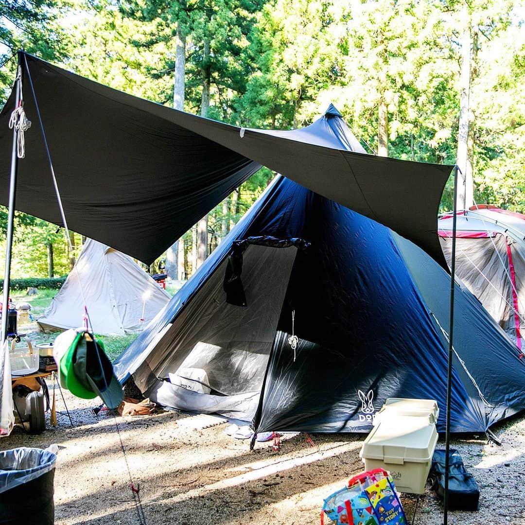 キャンプ情報サイト［ランタン］さんのインスタグラム写真 - (キャンプ情報サイト［ランタン］Instagram)「CAMP SMILE STYLE ／ 座っていても疲れないコールマンのヒーリングチェアで リラックスした休日を過ごす ＼ いろんなキャンパーのキャンプスタイルを現地取材と一般キャンパーからの投稿で数多く掲載してます。 . . 詳しくは @lantern.camp webサイトをご覧ください . . #camp #camping #camplife #outdoor #travel #trip #lantern_smile #キャンプ #キャンプ用品 #アウトドア #テント #自然 #旅行 #キャンプ初心者 #キャンプ好きな人と繋がりたい #アウトドア好きな人と繋がりたい #camper #外遊び #キャンプスタイル #かぶとの森テラス #ファミリーキャンプ #ファミキャン #COLEMAN #コールマン #ヒーリングチェア #DOD #ディーオーディー」10月18日 18時06分 - lantern.camp