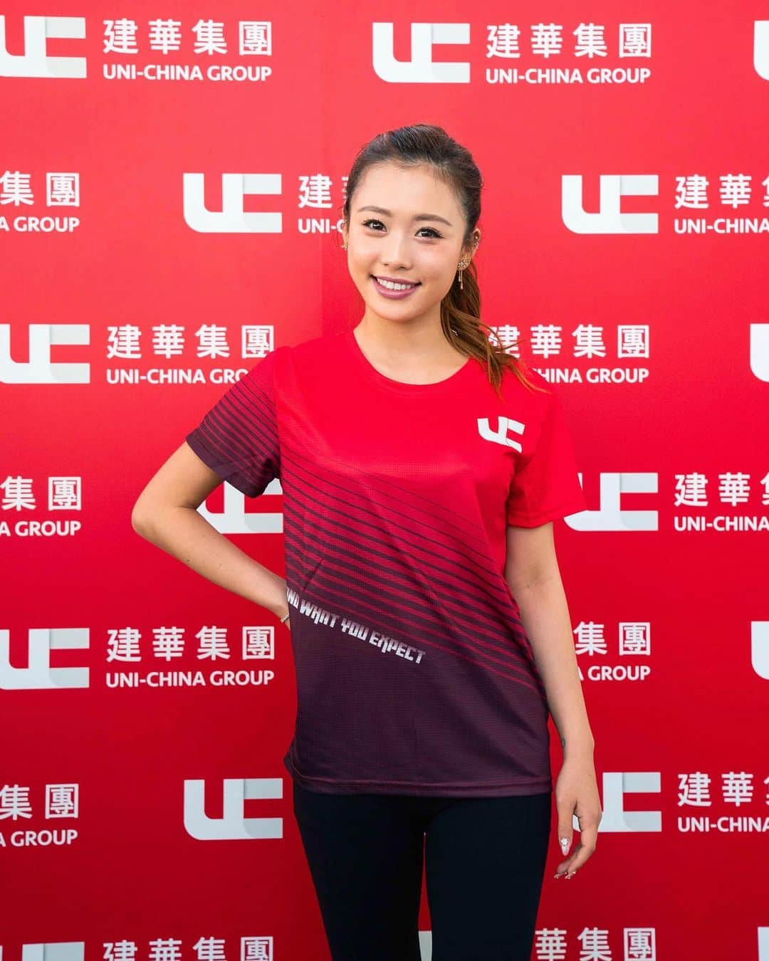 馬曉晴のインスタグラム：「好開心獲𨘋為「UC 建華企業慈善跑」呢個好有意義嘅活動做嘉賓，見到大家一大早就黎到會場，齊齊做賽前熱身💪🏻 起跑時大家都好認真全力以赴，場面非常墟冚，我都忍唔住要幫佢哋大大力加油🗣️ 另外，主辦單位UC 建華企業管理層除咗詳盡講解公司業務，仲介紹是次活動的所有款項都會不扣除活動成本，全數撥捐慈善機構呀！🫶🏻 一個咁健康好玩，同時又可以做善事嘅活動，真係特別有意義！❤️  #UC建華企業慈善跑 #建華集團」