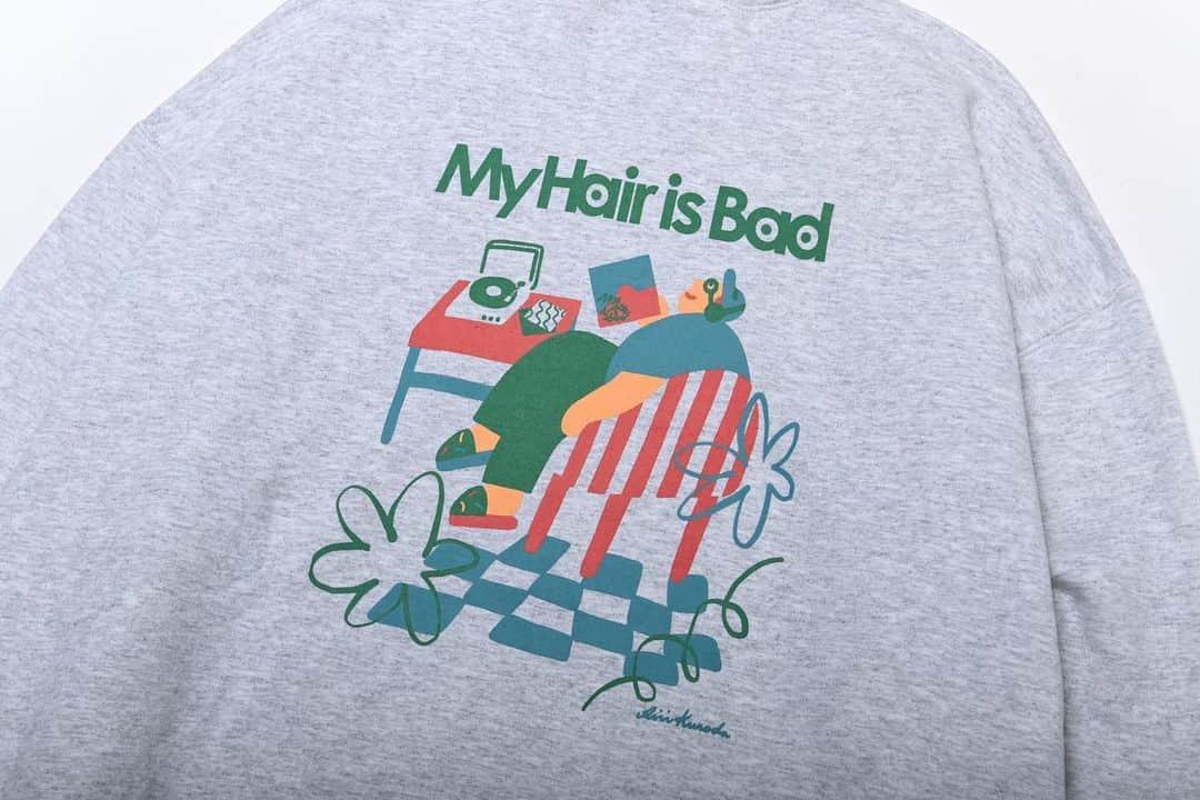 My Hair is Badさんのインスタグラム写真 - (My Hair is BadInstagram)「【2023年冬通販⚾️】 10.21(土)12:00～特設通販サイトにて開始！  新グッズ ・roomスウェット (design AIRI KURODA @kurodaairii)  ・ロゴ刺繍ボーダーロングTシャツ  1注文につき商品代金1万円以上ご購入で リストバンド/ミラー/不織布バッグ/ステッカーシート の中からランダムで1点プレゼント！  ★特設通販 https://store.plusmember.jp/myhairisbad/」10月18日 18時13分 - myhairisbad_official
