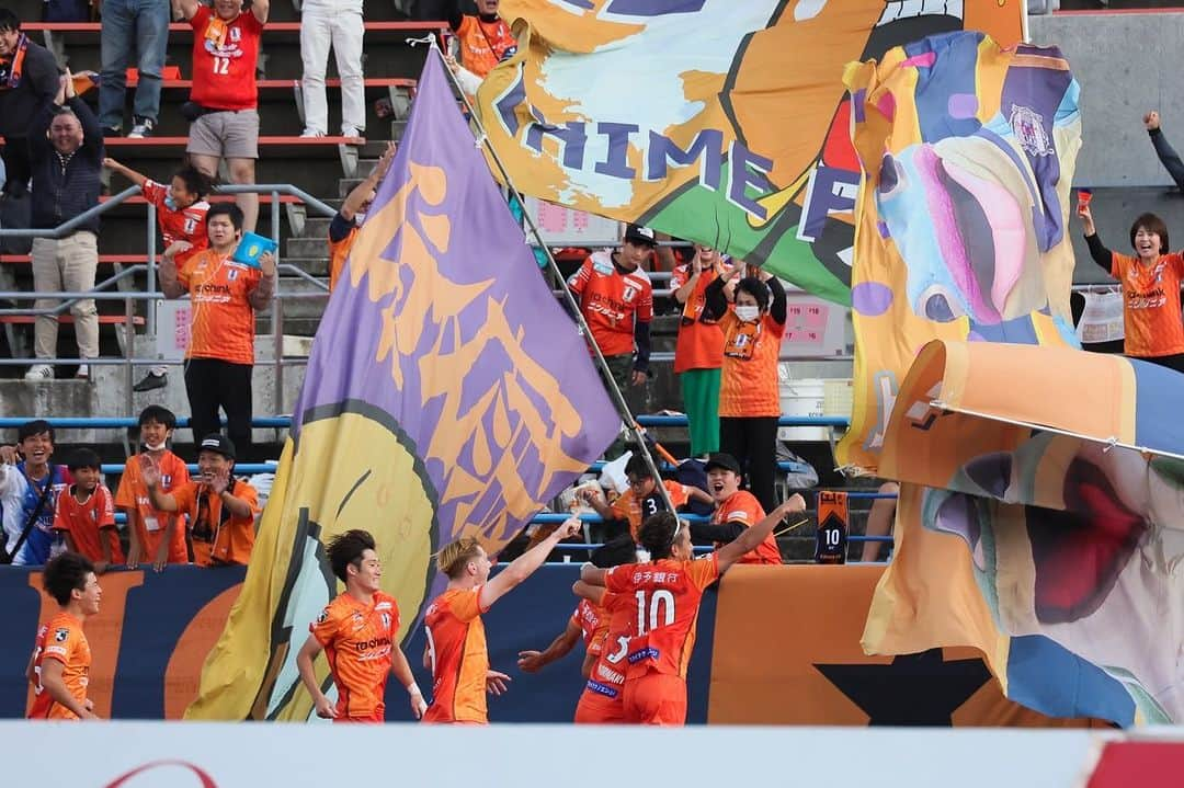 松田力のインスタグラム：「次も勝つ！！！！！  #ehimefc  #愛媛fc  #jleague  #松田力  #indonesia  #🇮🇩 #🇯🇵」