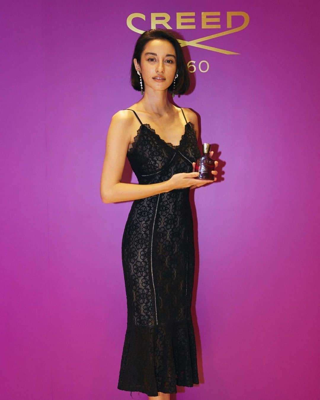 国木田彩良のインスタグラム：「@creedfragrance   フレグランスの最高峰メゾンCreedの新作フレグランス「カーミーナ」の香りを楽しませていただきました。  ヘンリー・クリードの感性が取り入れられた「カーミーナ」はパワフルでモダンさもある香りで、エレガンスなひと時を過ごせました。  #PR #Creed #HouseOfCreed #creedcarmina #ハウスオブクリード」