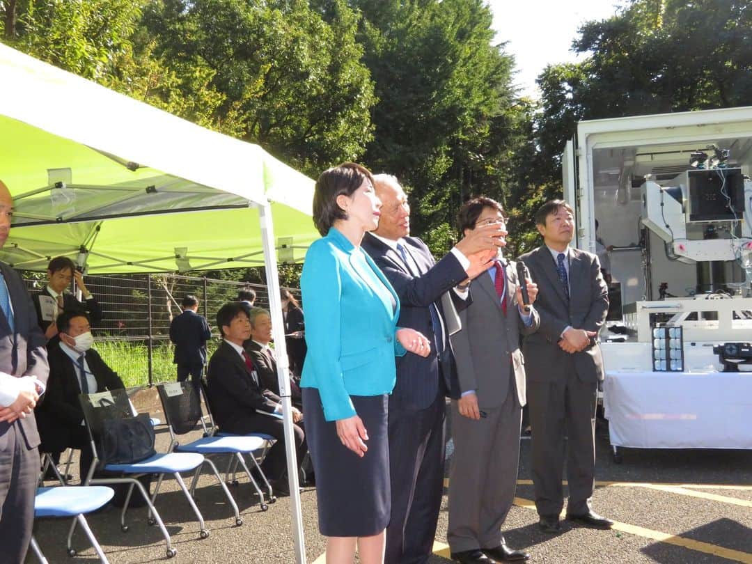 高市早苗のインスタグラム：「10月18日 国立研究開発法人情報通信研究機構（NICT）視察」