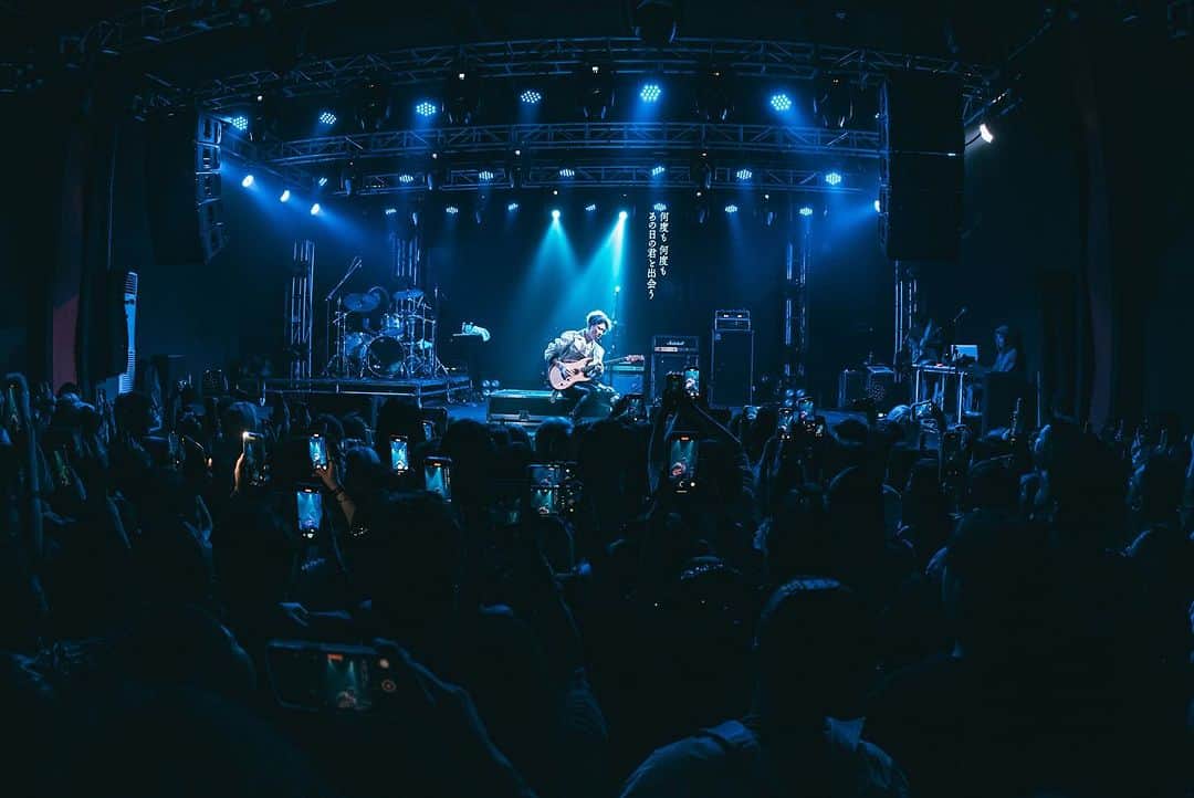 MIYAVI（石原貴雅）さんのインスタグラム写真 - (MIYAVI（石原貴雅）Instagram)「Thank you, Chengdu, you were incredible!! 🤩  It was great seeing all of your faces singing and dancing along 🎶 Let’s do it again soon!   TONIGHT: BEJING ⭐️🎸」10月18日 18時36分 - miyavi_staff