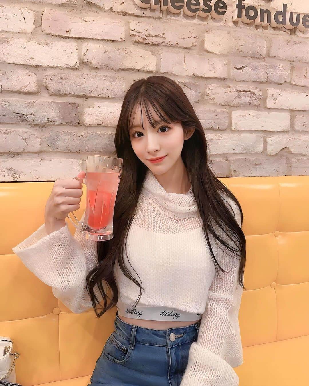 のインスタグラム：「れもんしがお写真撮ってくれた♡ 毎日だいすきなれもんし(*´ `*) いつもありかと‎🫶🏻️🖤  #rq #レースクイーン #花乃衣美優」